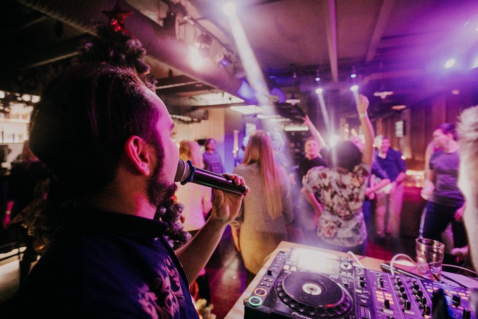 awTT9Xp4d1c gallery image